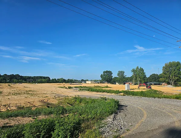 Roadway and site view from the original The Gables On Wade gallery